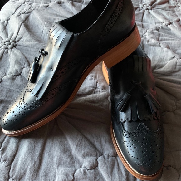 Brand New Women’s wing tip loafer with tassel - Picture 4 of 6